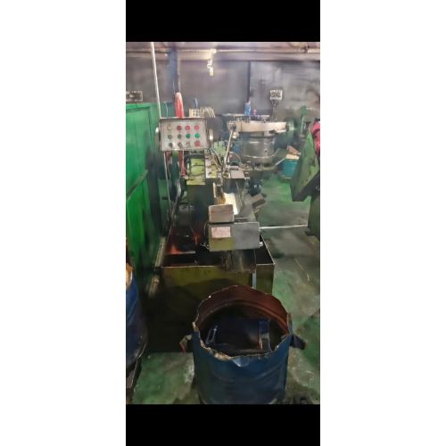 Máy sản xuất ốc vít 