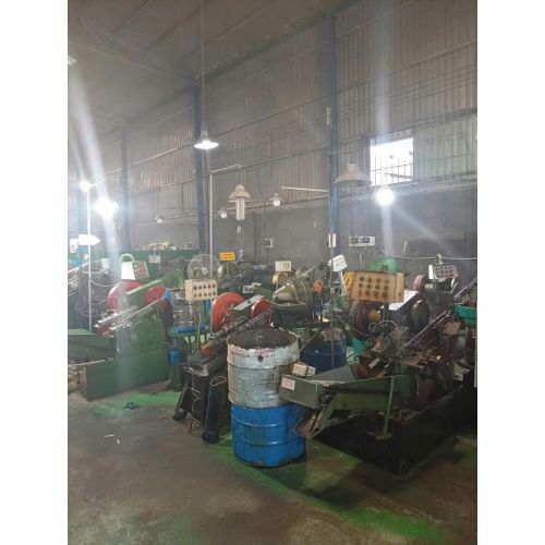 Máy sản xuất ốc vít