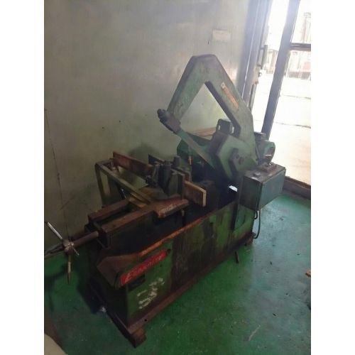 Máy cưa kim loại